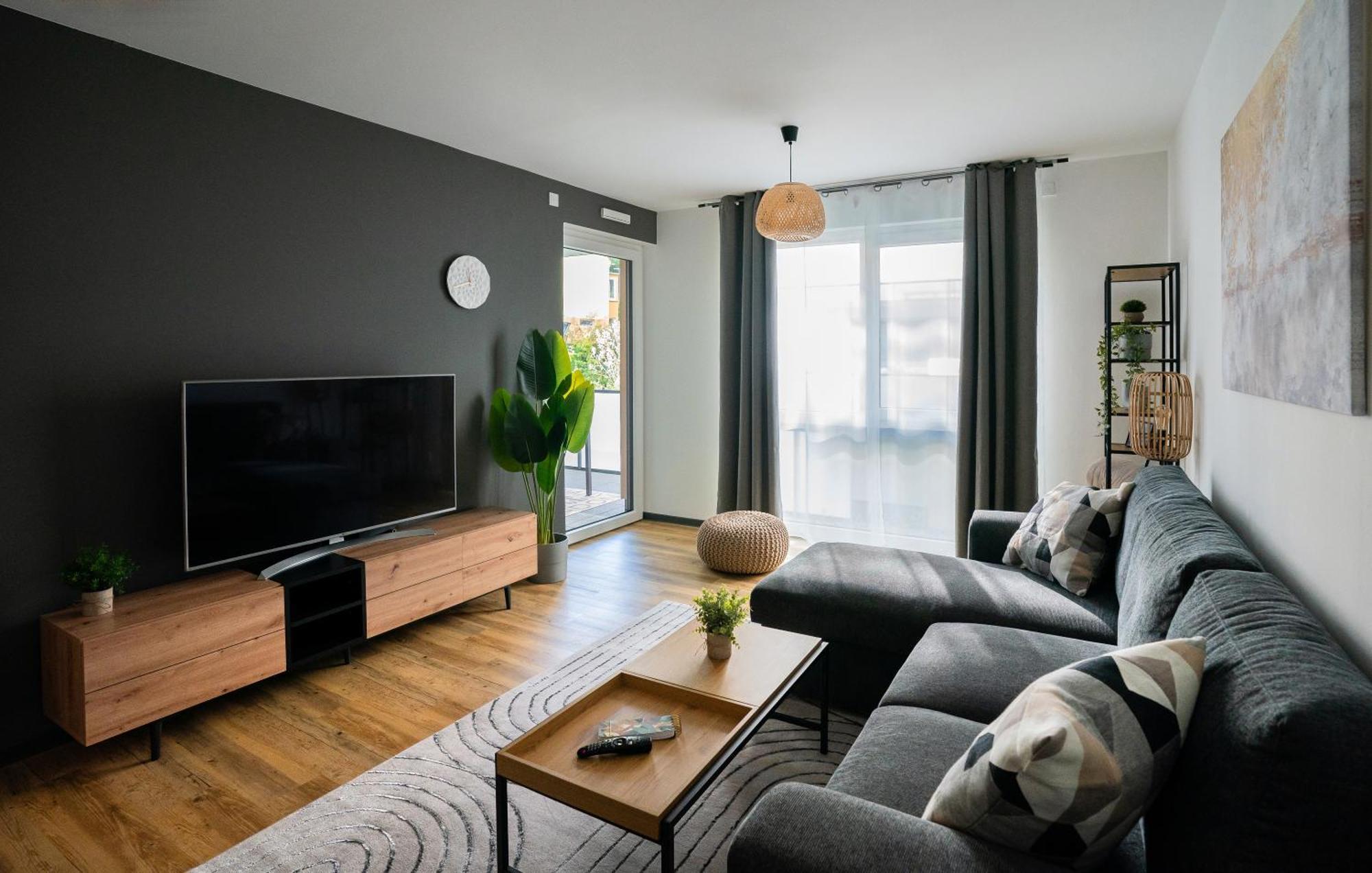 Reitz - Apartment I Zentrale Lage I Stellplatz I 55Qm I 2 Zimmer I Kueche I Bad I Terrasse Бад-Херсфельд Экстерьер фото