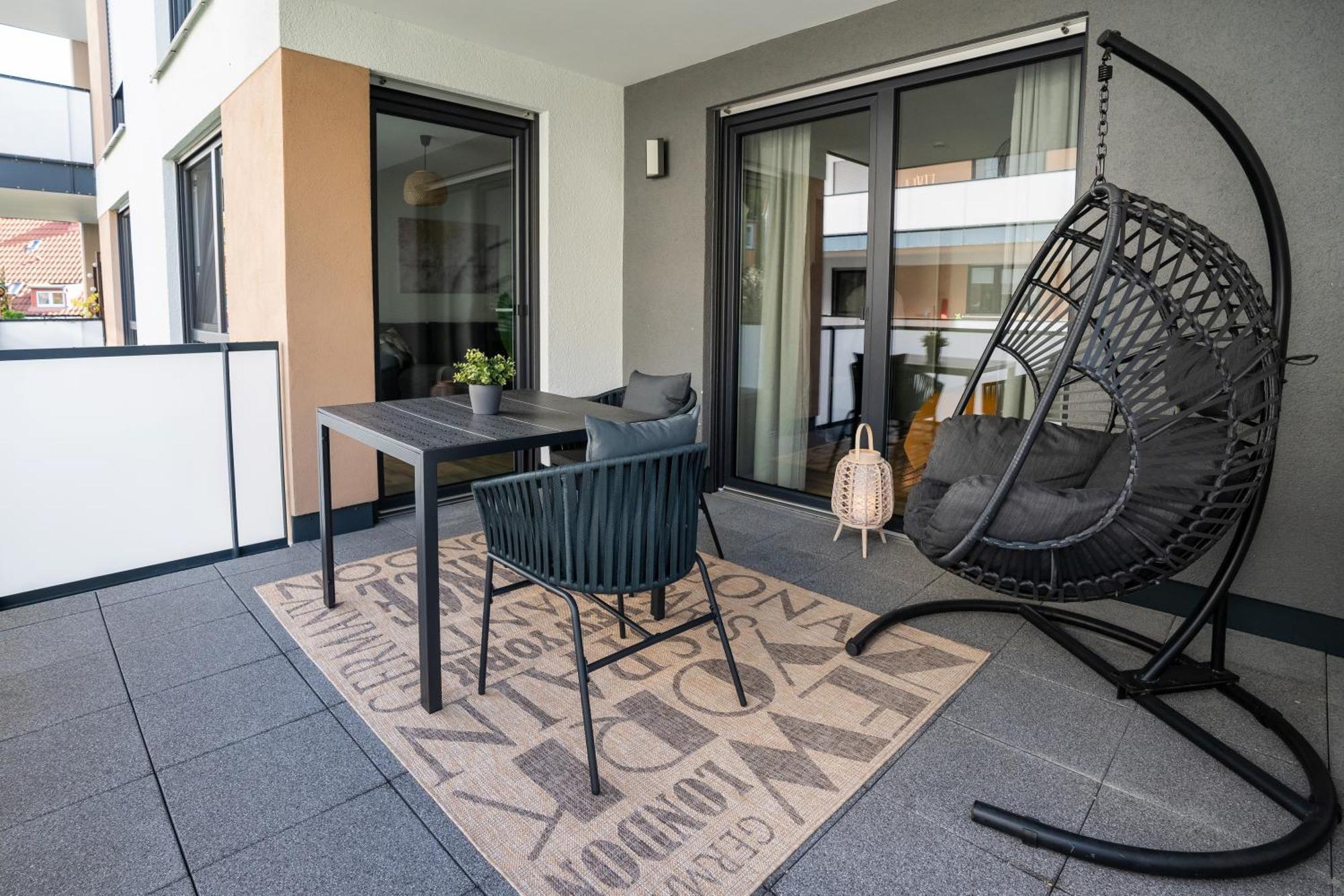 Reitz - Apartment I Zentrale Lage I Stellplatz I 55Qm I 2 Zimmer I Kueche I Bad I Terrasse Бад-Херсфельд Экстерьер фото