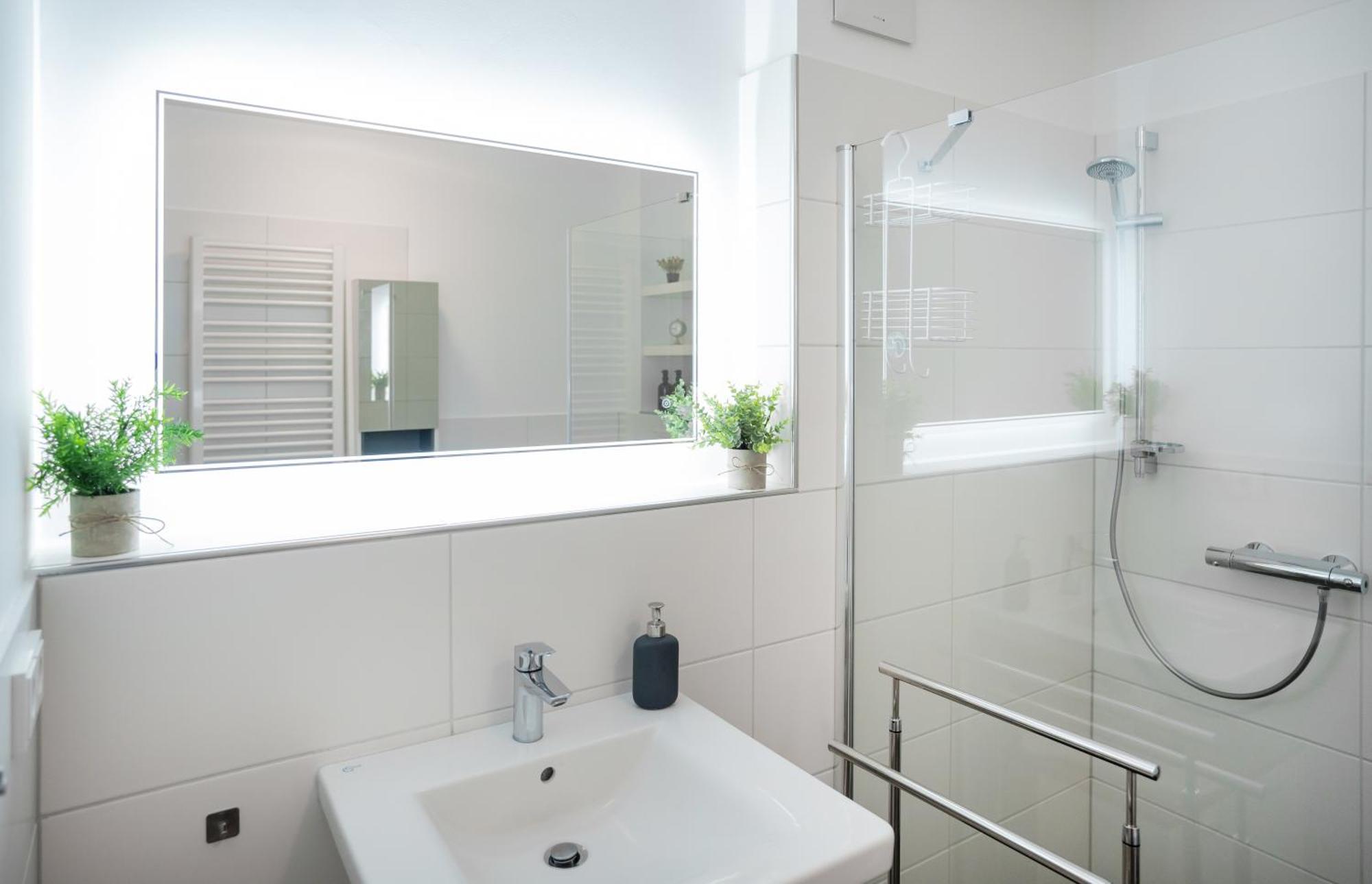 Reitz - Apartment I Zentrale Lage I Stellplatz I 55Qm I 2 Zimmer I Kueche I Bad I Terrasse Бад-Херсфельд Экстерьер фото